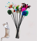 Leuk Kleurrijk Kunstmatig Kattenstuk speelgoed Veertoverstokje, het Stuk speelgoed van de Kattenvanger voor Katje leverancier