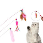 Kleurrijke Interactieve van de de Draadveer van het Kattenspeelgoed de Klokkat die Stok met Aangepast Embleem kietelen leverancier